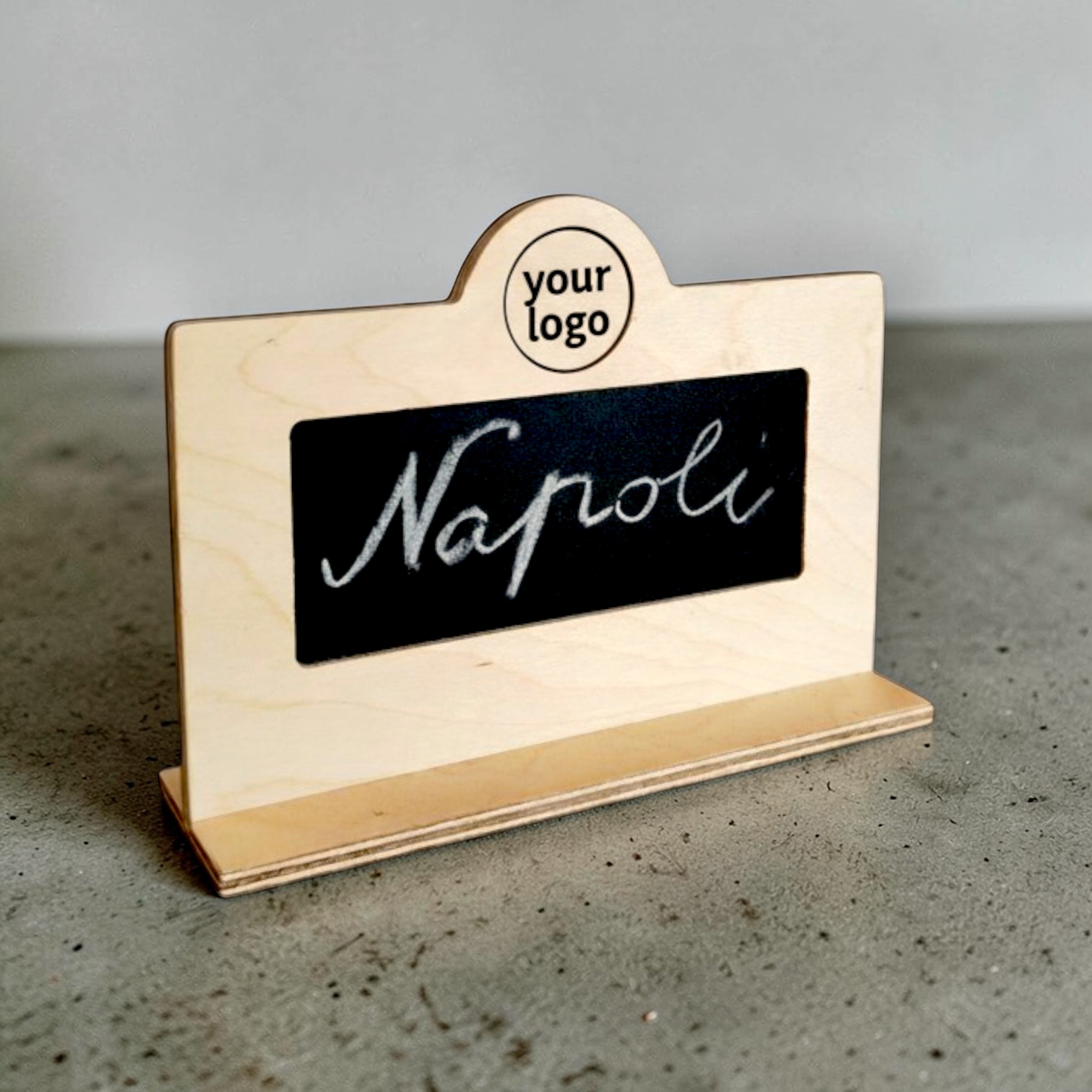 Ravintolan puinen liitutaulukyltti B