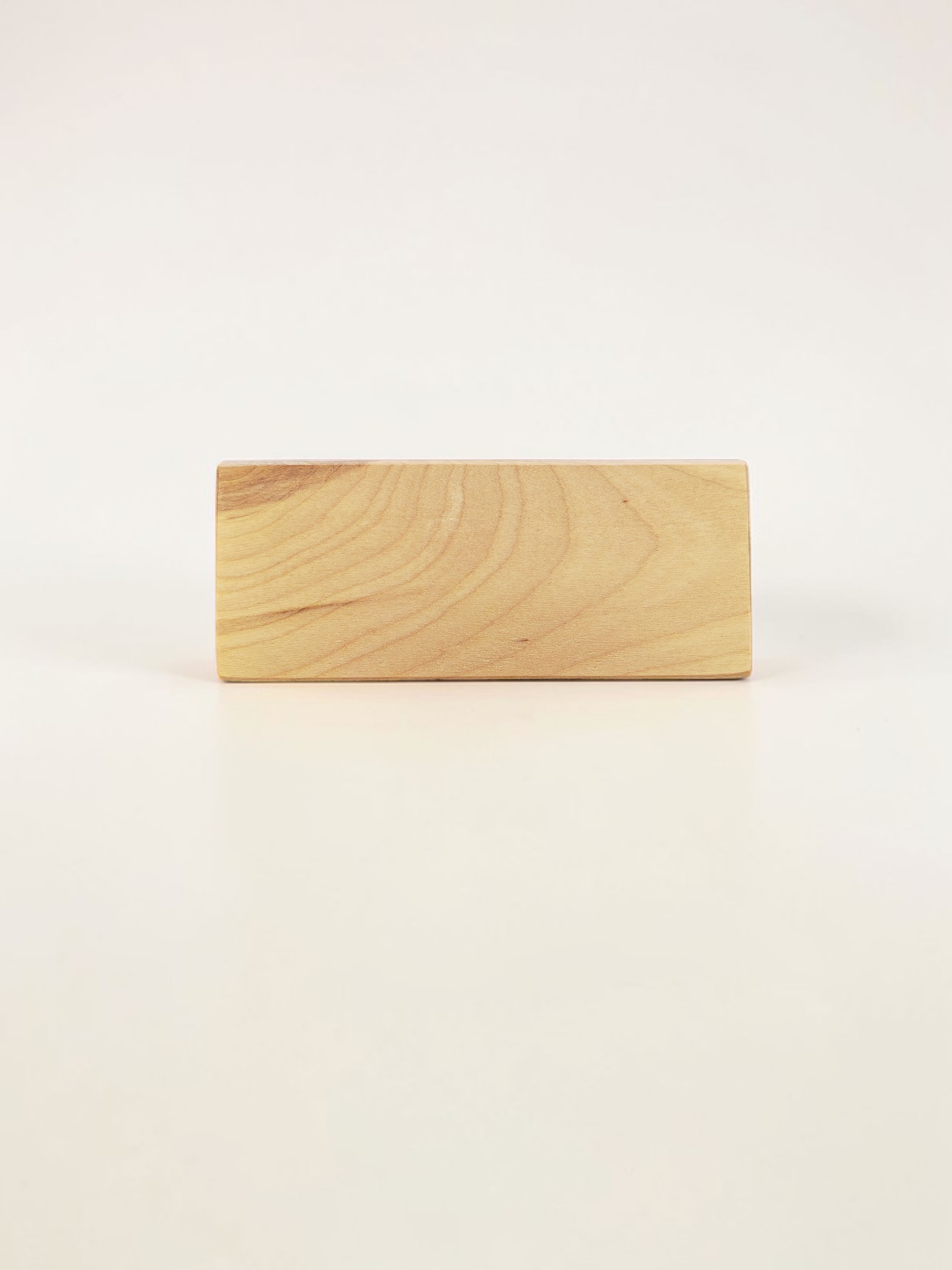 Ravintolan puinen pöytäkyltti Varattu / Allergeeni 10cm, Laserkaiverrus